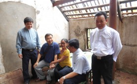 Caritas Bùi Chu thăm và hỗ trợ nạn nhân bão số 1