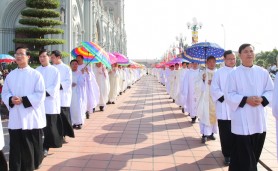 Giáo xứ Đền thánh Kiên Lao mừng lễ Thánh gia