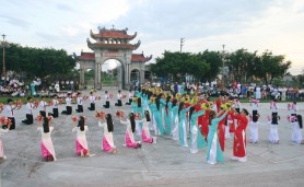 Dâng hoa, nét đặc thù của Giáo hội Việt nam