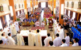 Lễ chính tiệc tuần chầu giáo xứ Quần Vinh