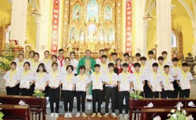 Kiên Lao: 163 em Rước Lễ Bao Đồng