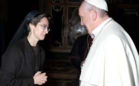 ĐTC và sơ Raffaella Petrini, Tổng Thư ký Phủ Thống đốc thành Vatican