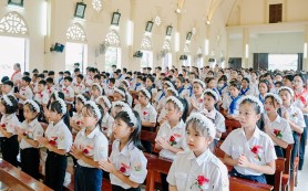 Gx. Phúc Đông: 56 em thiếu nhi rước lễ lần đầu