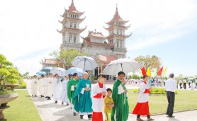 Gx. Phong Lâm: 5 Tân linh mục dâng lễ tạ ơn