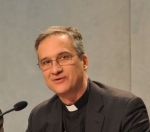 Tổng Trưởng Truyền thông Tòa Thánh từ chức