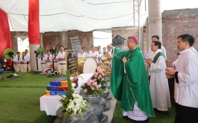 Gh. Đông Mỹ: Thánh lễ đặt đá xây thánh đường