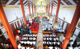 Giáo xứ Nam Phú: Tuần chầu hồng ân