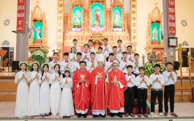 Giáo xứ Ân Phú: Thánh lễ ban Bí tích Thêm Sức