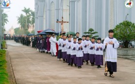 Quý chức hạt Phú Nhai tĩnh tâm và hành hương