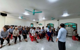 Ban Bác ái phối hợp với Thầy thuốc Bệnh viện E