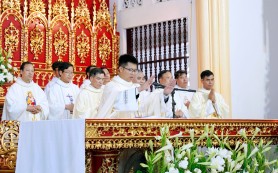 Tân linh mục Phêrô Nguyễn Văn Đoàn dâng lễ tạ ơn