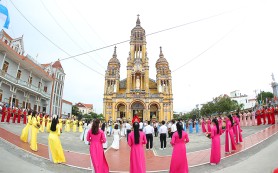 Lạc Nam khai mạc tháng hoa dâng kính Đức Mẹ