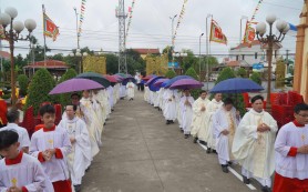 Gx. Thánh Thể chầu lượt trùng lễ Mình và Máu Chúa 