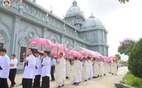 Giáo xứ Đồng Tâm hân hoan đón cha xứ mới