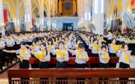 Kiên Lao: 186 thiếu nhi tuyên hứa và rước lễ Bao đồng