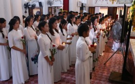 Tân Lý - Rước lễ Lần đầu và tuyên hứa Bao đồng