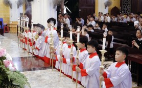 Lễ sinh Kiên Lao mừng bổn mạng