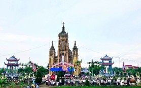 Họ Bùi Chu, xứ Vinh Phú mừng lễ Mẹ Sầu Bi