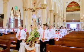 Giáo xứ Hoành Đông hành hương Năm Thánh