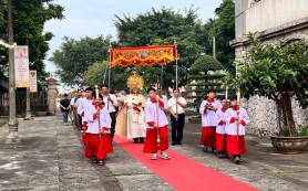 Giáo xứ Phong Lộc hân hoan trong ngày Chầu Lượt