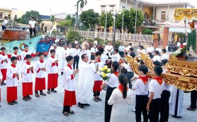Thiếu nhi Gx. Minh Đường mừng quan thầy