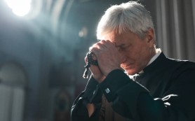 Con ơi, gắng học giỏi, đi tu làm cha cho sướng