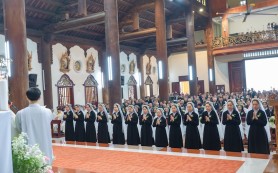 Dòng MTG: Hồng ân Vĩnh Khấn, Ngân khánh, và Kim khánh