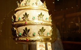 Sáng kiến tặng vương miện cho Đức Giáo Hoàng