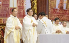 Giáo hạt Báo Đáp mừng công nhà thờ Chính Toà