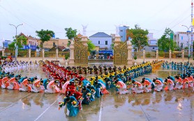 Đại Đồng khai mạc Tháng Hoa