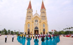 Gh Lạc Nội, Gx Thuận Thành, dâng hoa kính Đức Mẹ