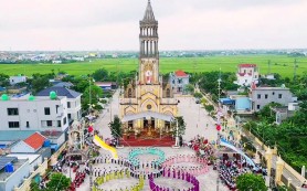 Gx. Giáo Phòng khai mạc tháng hoa