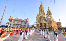 Gx. Lạc Nam dâng hoa kính Đức Mẹ
