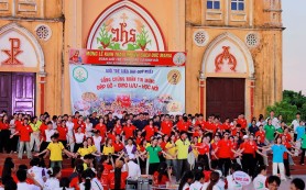 Giới trẻ hạt Quỹ Nhất gặp mặt tại giáo xứ Ninh Hải