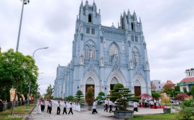 Thánh lễ ban Bí tích Thêm Sức cho 147 em thiếu nhi Gx. Phú Nhai & Kính Danh