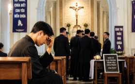 Gửi Anh, người lặng lẽ giữa những niềm vui