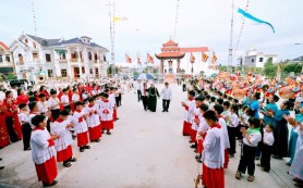 Tân giáo xứ Phù Sa đón cha xứ tiên khởi