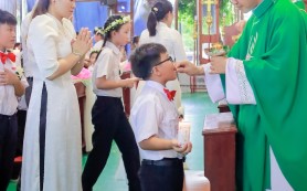 Giáo xứ Văn Giáo: 63 thiếu nhi rước lễ lần đầu