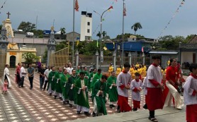 Bách Tính - Niềm vui "ướt" dịp chầu lượt