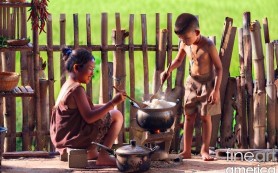 Cơm vẫn nóng