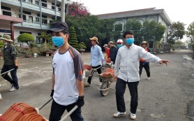 Chủng sinh với Nhà thờ Chính tòa