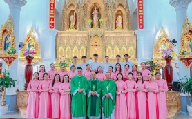 Giáo họ Tân Khai - Ngưỡng Nhân mừng Quan Thầy
