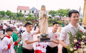 Caritas hạt Đại Đồng mừng quan thầy