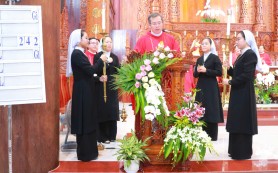 Dòng Mến Thánh Giá mừng Tước hiệu & Chầu lượt