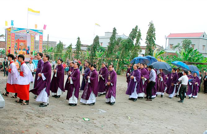 Thánh lễ chính tiệc tuần chầu Hạc Châu