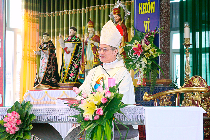 Trung Lao: Thánh lễ chính tiệc tuần chầu