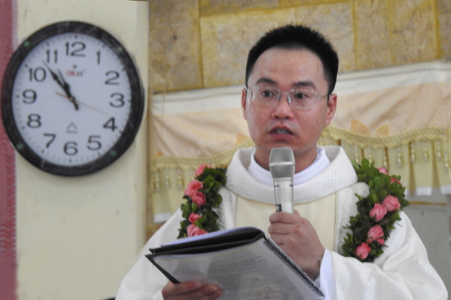 Cha mới Giuse Phạm Văn Quang dâng lễ tạ ơn