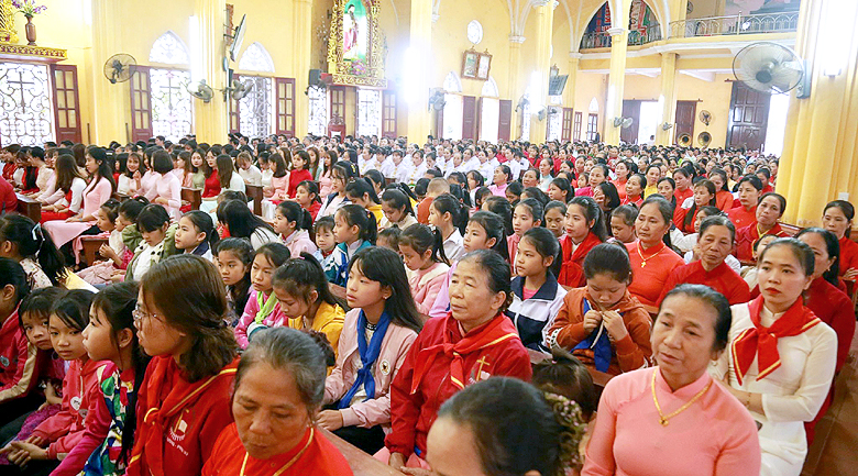 Giáo xứ Thuận Thành chầu Thánh Thể