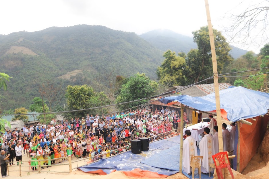 Thanh Hóa: Thánh lễ ấm áp giữa núi rừng