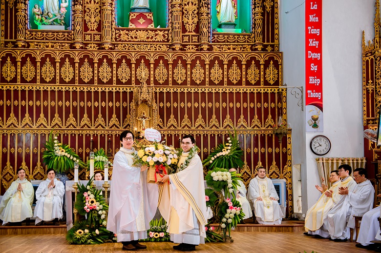 Thánh lễ tạ ơn Tân linh mục Vinh Sơn Trần Văn Huy